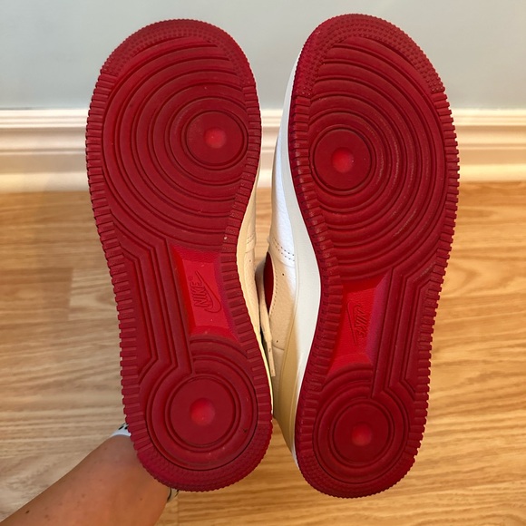 Nike - White & Red Air Force 1 High Sneakers - Picture 8 of 8